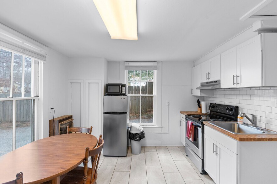 More Photos Of 33 Vance Ave, Black Mountain Apartments For Sale