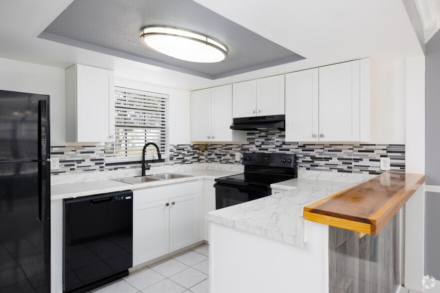 More Photos Of 180 Royal Palm Dr, Kissimmee Apartments For Sale