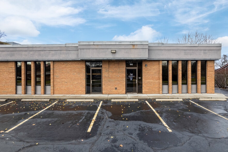 More Photos Of 81-90 N Miller Rd, Fairlawn Office For Sale