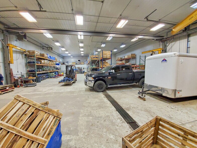 More Photos Of 5039 Petroleum Park Dr, Williston Warehouse For Lease