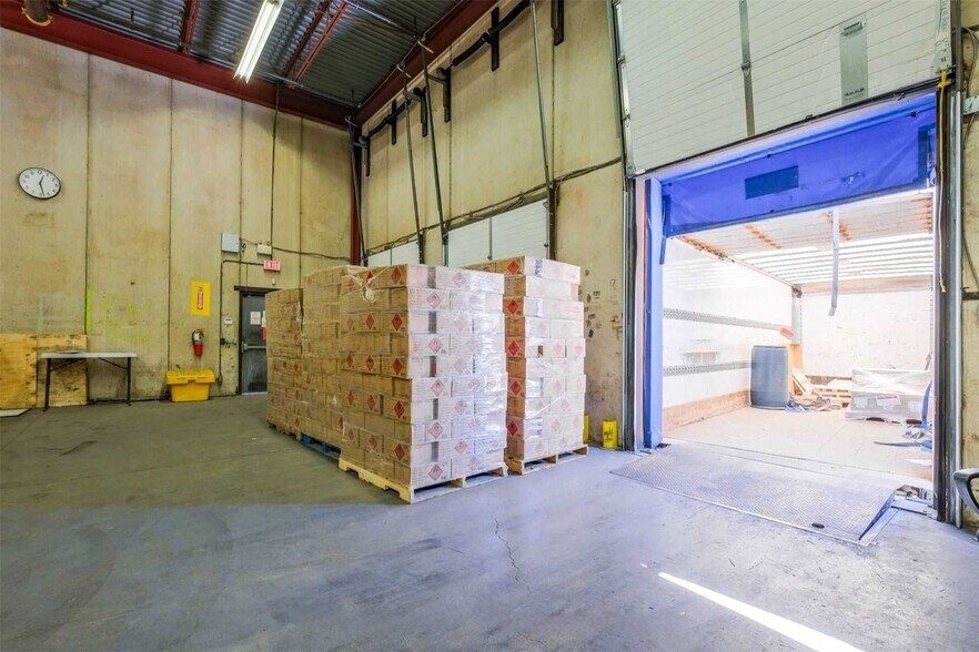 More Photos Of 5600 Finch Ave, Toronto Warehouse For Lease