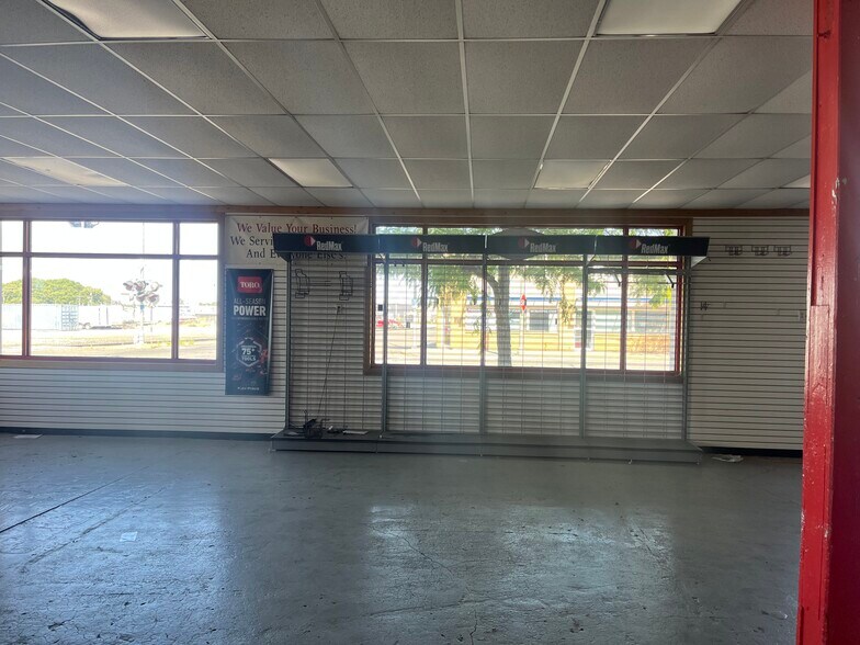 More Photos Of , Kennewick General Retail For Sale