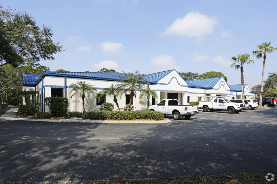 Primary Photo Of 6497 Parkland Dr, Sarasota Loft Creative Space For Lease