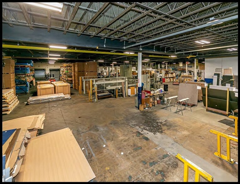 More Photos Of 95 State St, Westbury Manufacturing For Lease