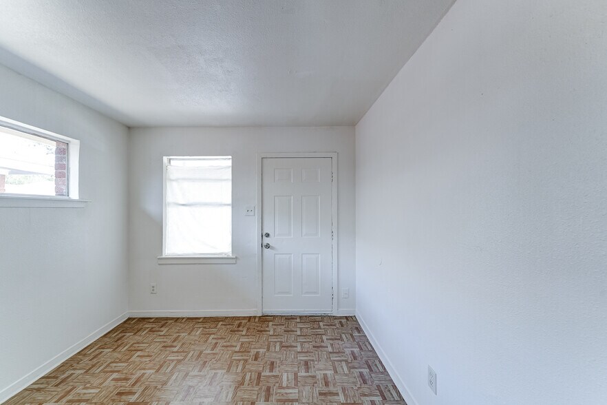 More Photos Of 2101 Hutton St, Houston Apartments For Sale