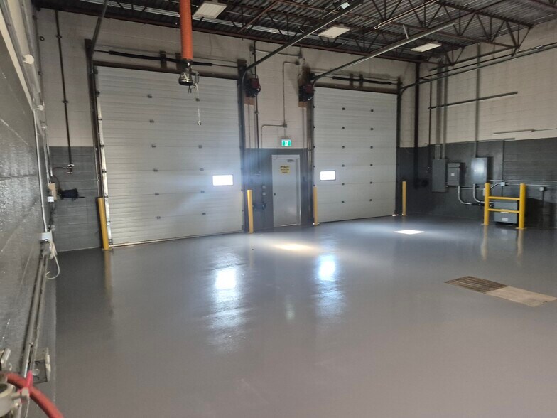 More Photos Of 8101 102 Ave, Peace River Warehouse For Lease