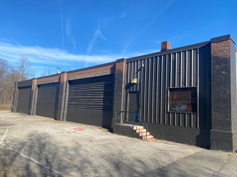 More Photos Of 50 Maple St, Augusta Warehouse For Lease