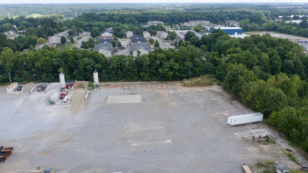 More Photos Of 2727 Union Hall Rd, Clarksville Land For Lease