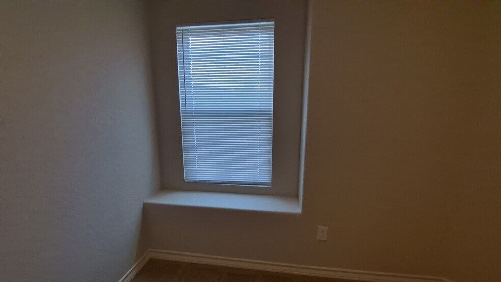More Photos Of 6866 Lakeview Dr, San Antonio Multifamily For Sale