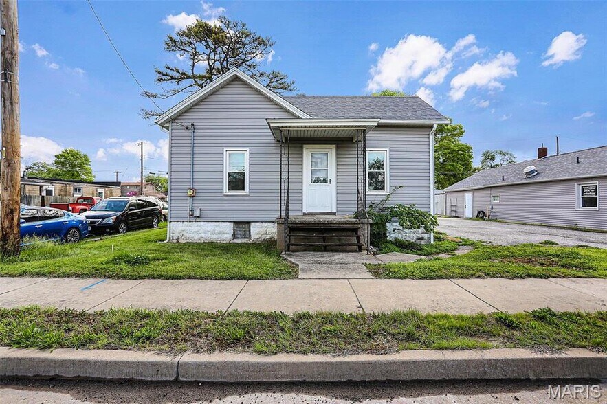 More Photos Of 2112 S Center St, Maryville Restaurant For Sale