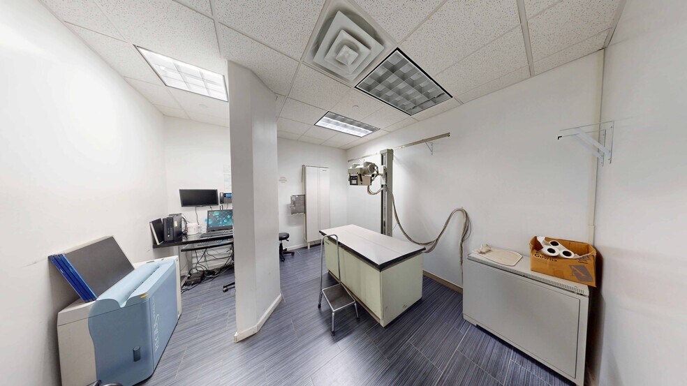More Photos Of 2569 Ocean Ave, Brooklyn Office For Sale
