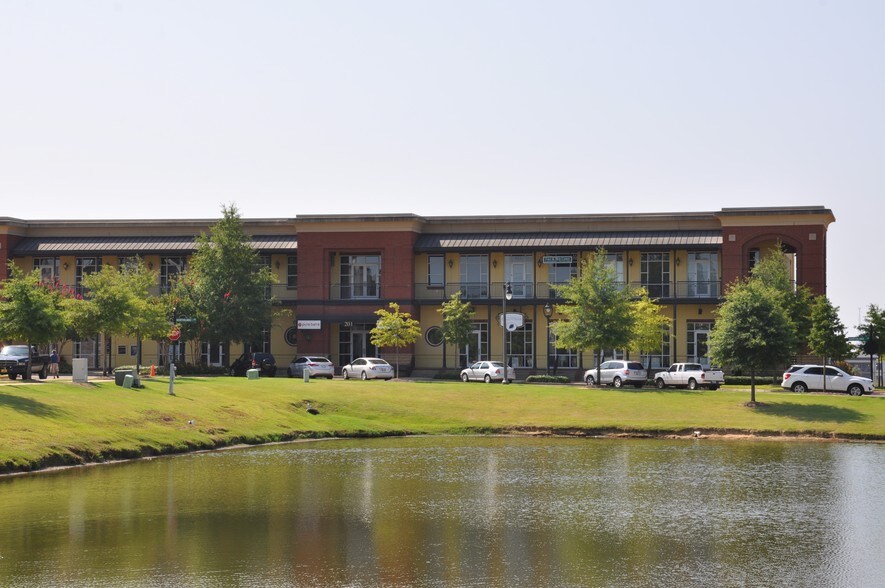 More Photos Of 201 Northlake Ave, Ridgeland General Retail For Lease