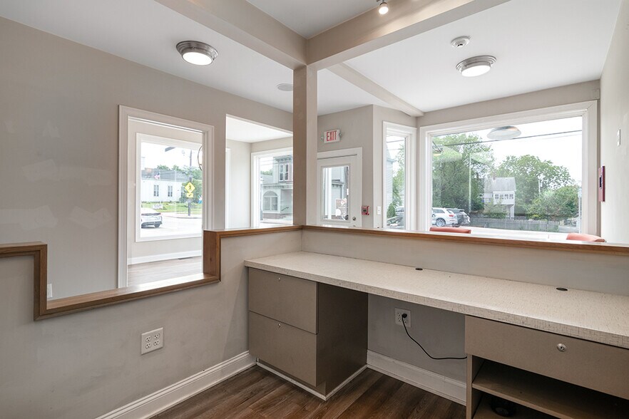 More Photos Of 3287 Post Rd, Warwick Storefront Retail Office For Lease