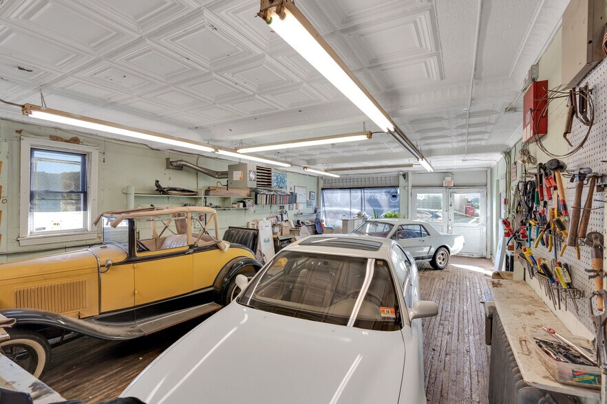 More Photos Of 811 Asbury Ave, Asbury Park Auto Repair For Sale