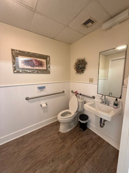 More Photos Of 4847 Hamilton Blvd, Allentown Office For Lease