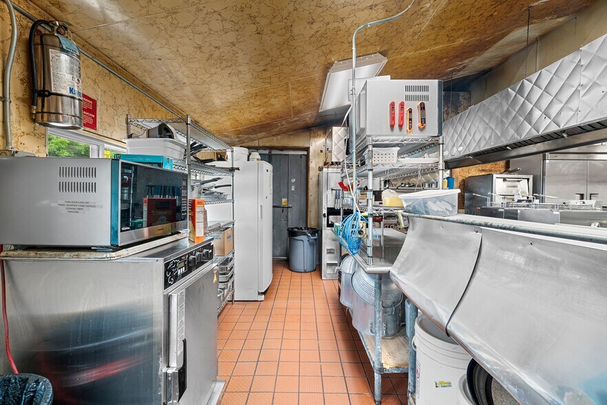 More Photos Of N12808 Northway Dr, Athelstane Restaurant For Sale