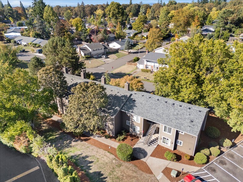 More Photos Of 13370 NW Westlawn Ter, Portland Office For Sale