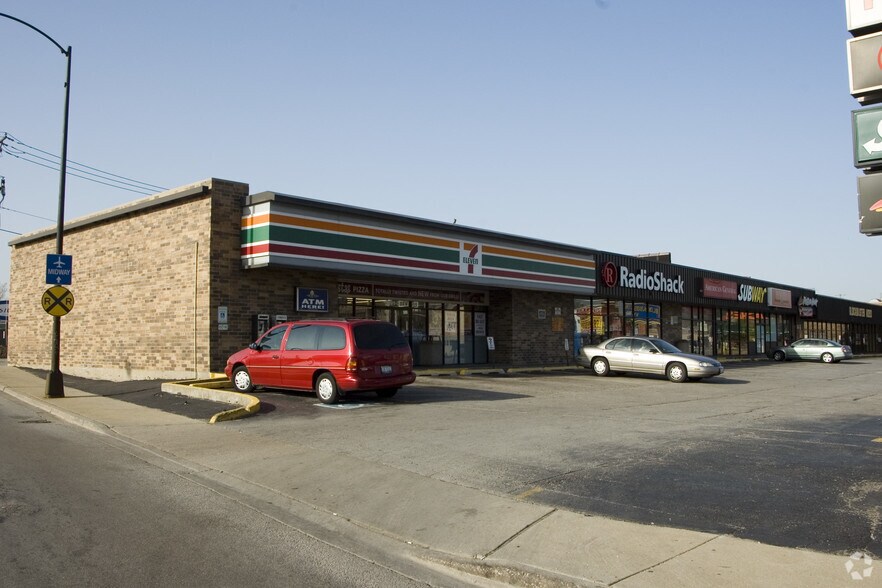 More Photos Of 5893-5915 S Archer Ave, Chicago Freestanding For Lease