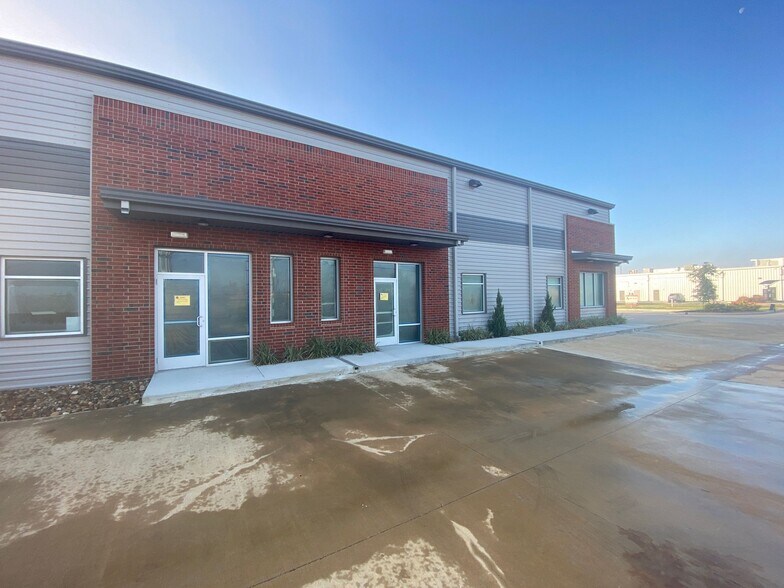 More Photos Of 11950 Barker Cypress Rd, Cypress Unknown For Lease