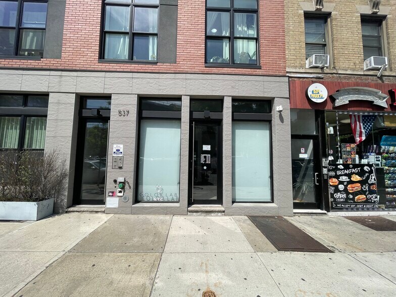 Primary Photo Of 537 Park Pl, Brooklyn Storefront Retail Residential For Lease