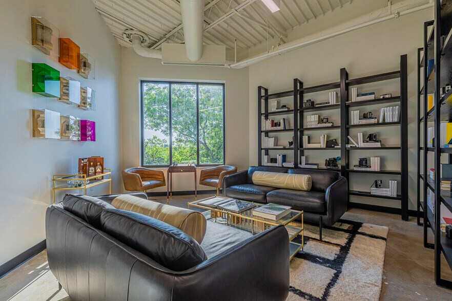 More Photos Of 4621 Ross Ave, Dallas Office For Lease