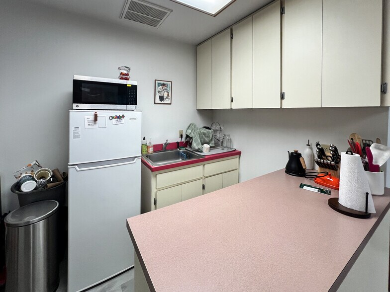 More Photos Of 1275 Tunnel Rd, Asheville Medical For Sale