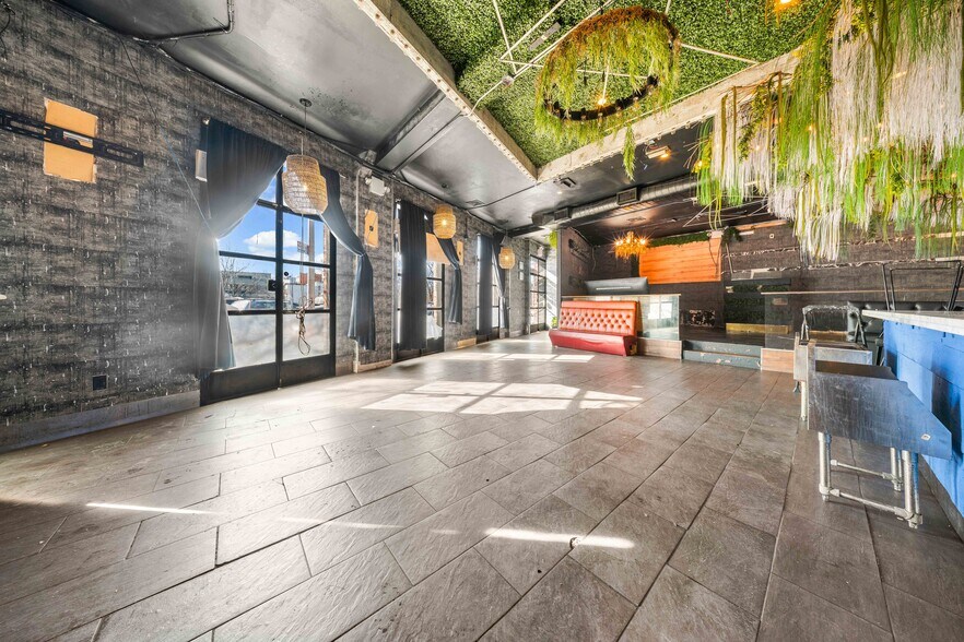 Primary Photo Of 33-29 Astoria Blvd N, Astoria Apartments For Lease