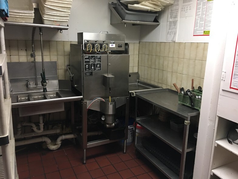 More Photos Of 4768 Lake Ave, Rochester Restaurant For Lease