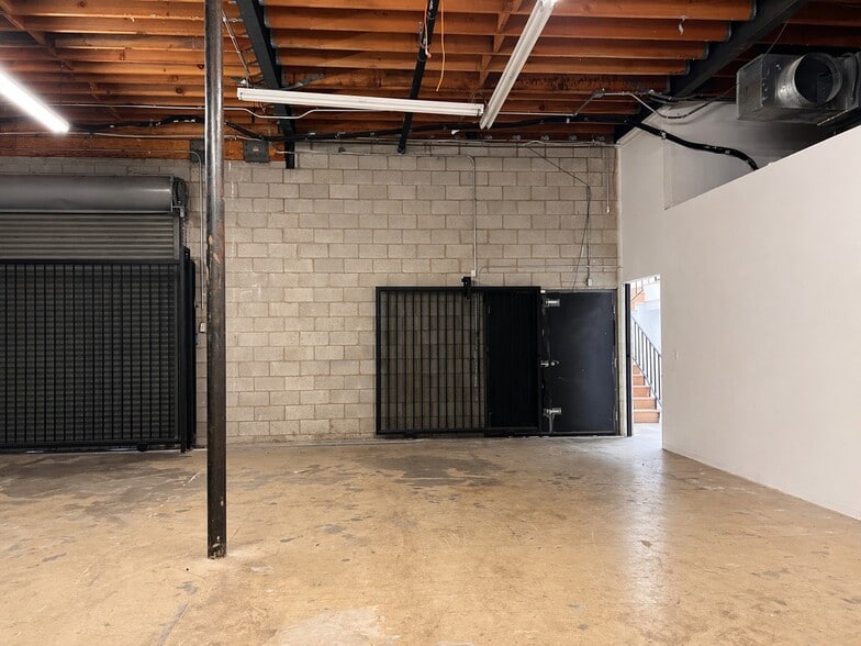 More Photos Of 14732 Lull St, Van Nuys Warehouse For Sale