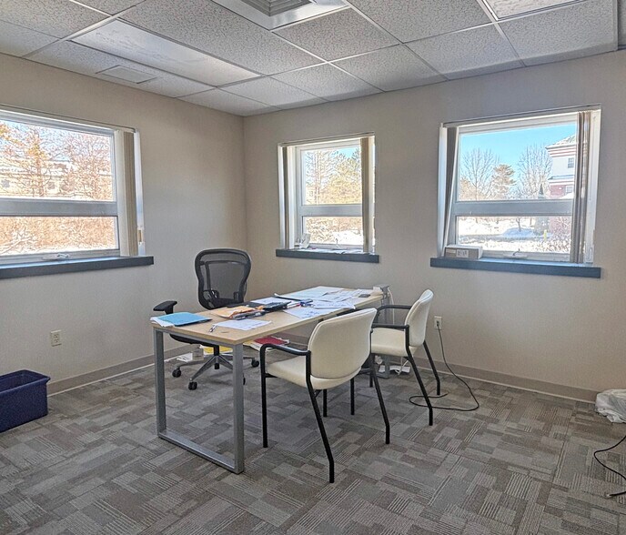 More Photos Of 30 International Dr, Portsmouth Office For Lease