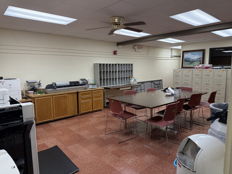 More Photos Of 1948 E Grand Ave, Laramie Office For Lease