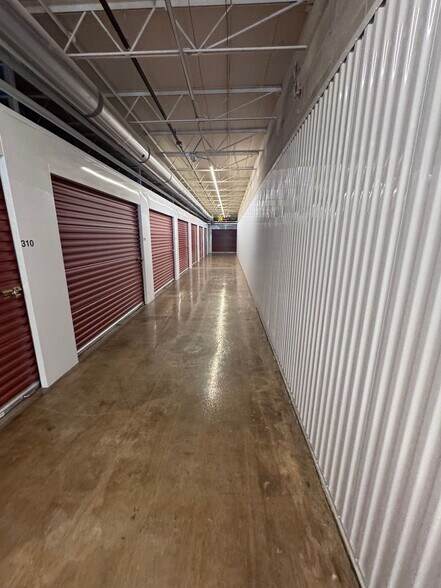 More Photos Of 1600 McPherson Ave, Council Bluffs Self Storage For Sale
