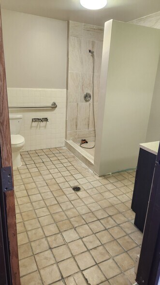 More Photos Of 380 W 7200 S, Midvale Hotel For Lease