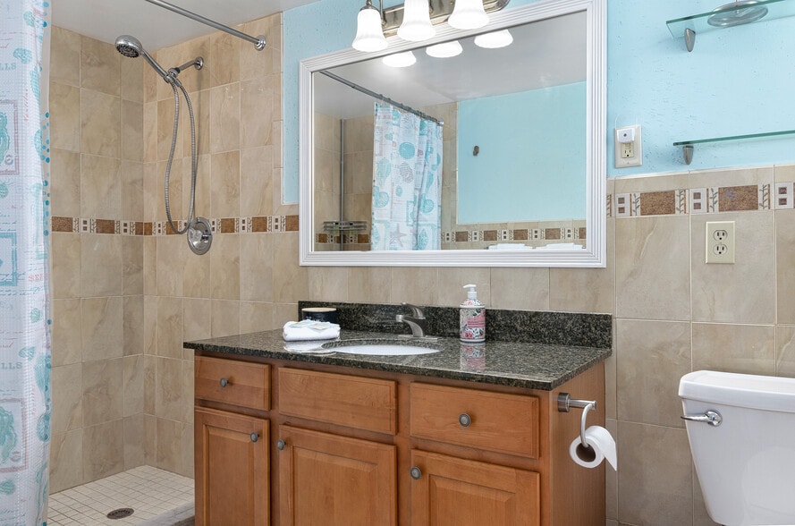 More Photos Of 125 110th Ave, Treasure Island Apartments For Sale