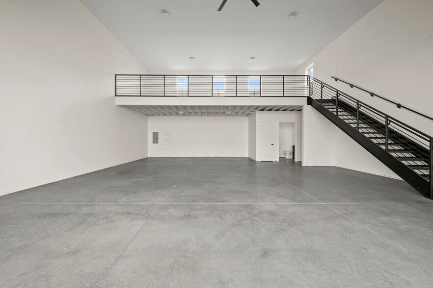 More Photos Of 4477 34th Ave, Cincinnati Self Storage For Sale