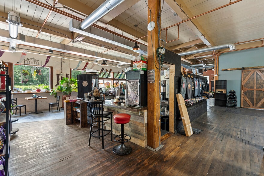 More Photos Of 500 Bridge St, Weissport Restaurant For Sale