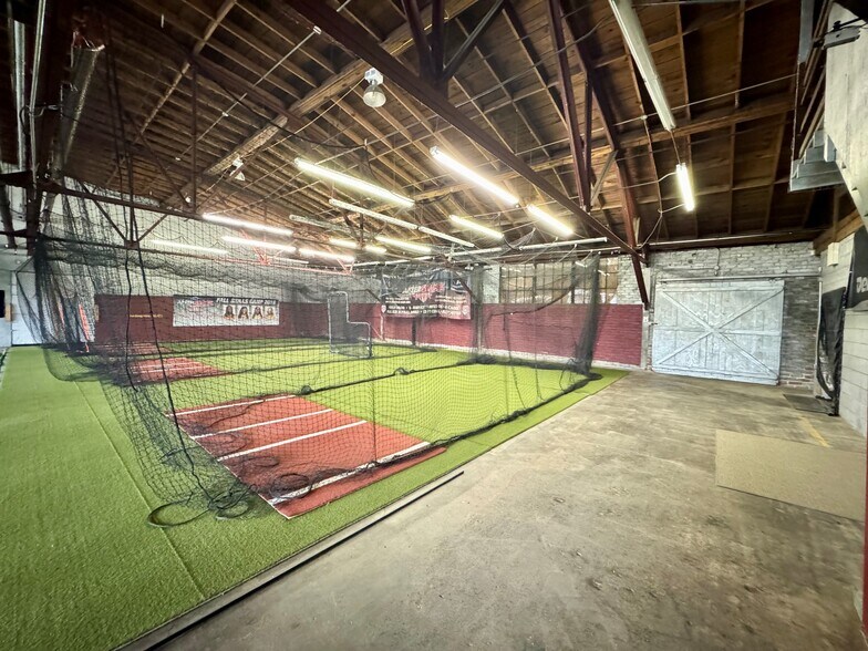 More Photos Of 64 Commonwealth Ave, Bristol Health Club For Sale