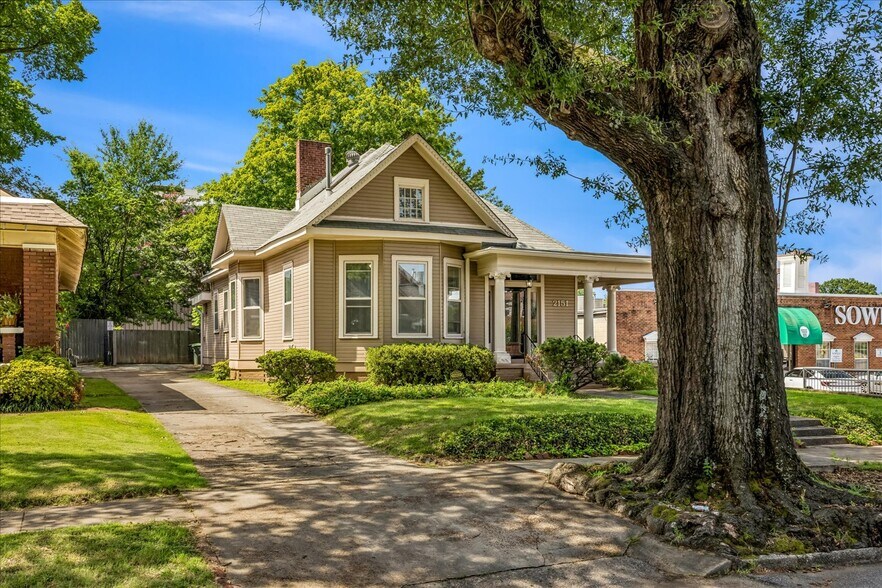More Photos Of 2151 Monroe Ave, Memphis Office Residential For Sale