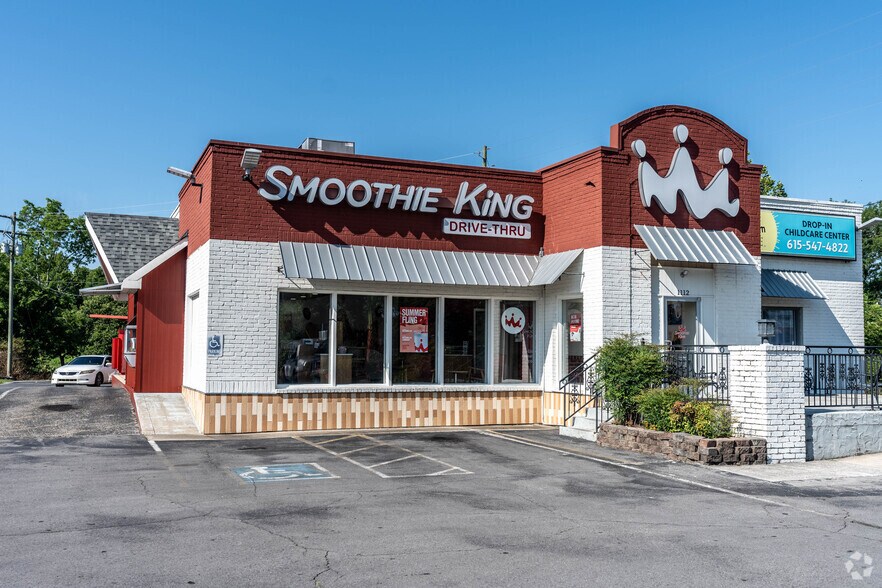 Primary Photo Of 1112 W Main St, Lebanon General Retail For Sale