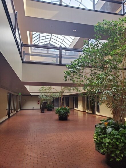 More Photos Of 150 E Olive Ave, Burbank Office For Lease