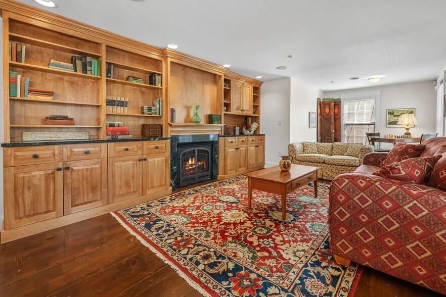 More Photos Of 31 Huntington Pl, Rochester Apartments For Sale
