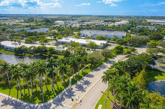 More Photos Of 13630 NW 8th St, Sunrise Office For Lease