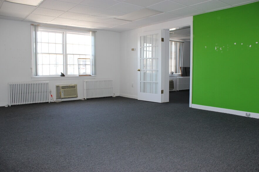 More Photos Of 2348 Whitney Ave, Hamden Storefront Retail Office For Lease