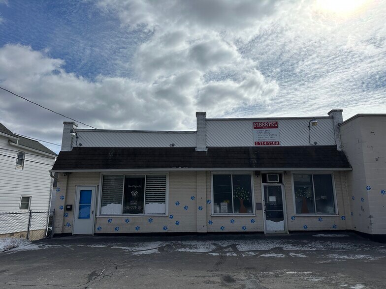 Primary Photo Of 574 W Main St, Plymouth Office Residential For Lease