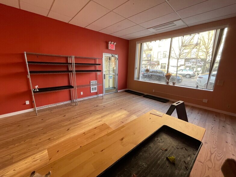 More Photos Of 4216 28th Ave, Astoria Office For Lease