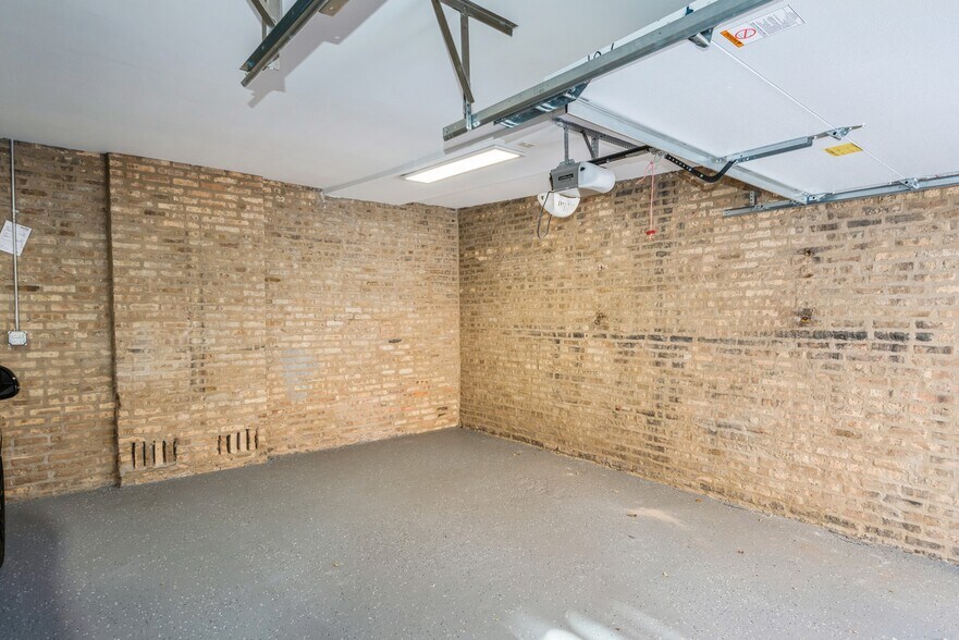 More Photos Of 1535 W Estes Ave, Chicago Multifamily For Sale