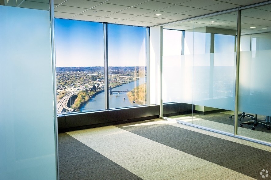 More Photos Of 101 S 5th St, Louisville Office For Lease