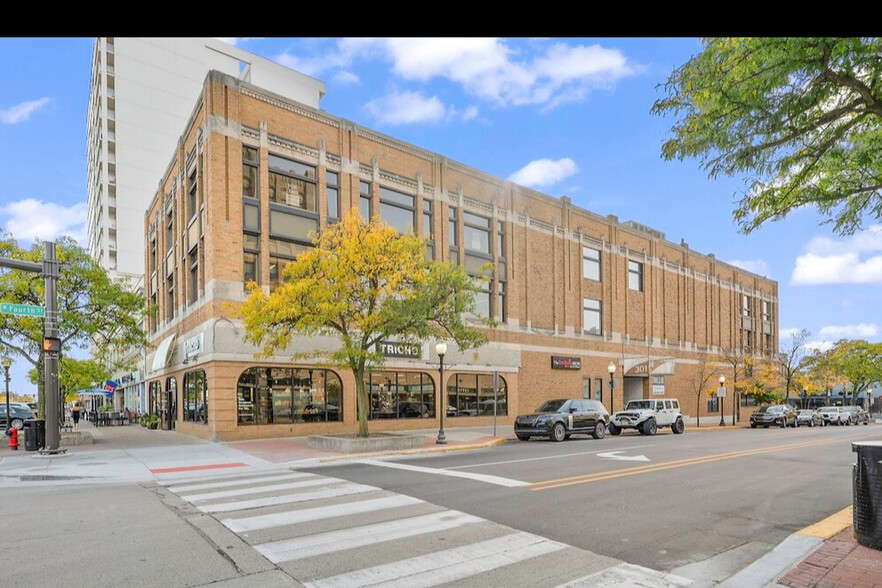 Primary Photo Of 301-303 W 4th St, Royal Oak Office For Lease