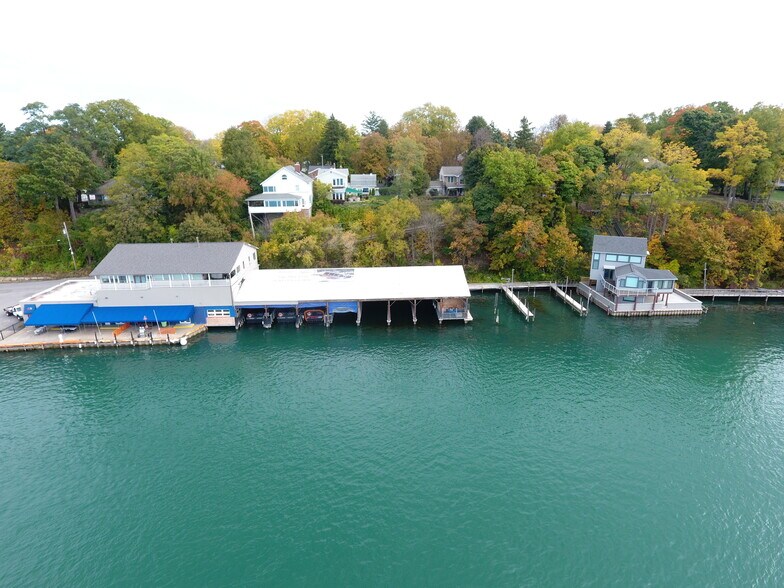 More Photos Of 555 Water St, Youngstown Marina For Sale