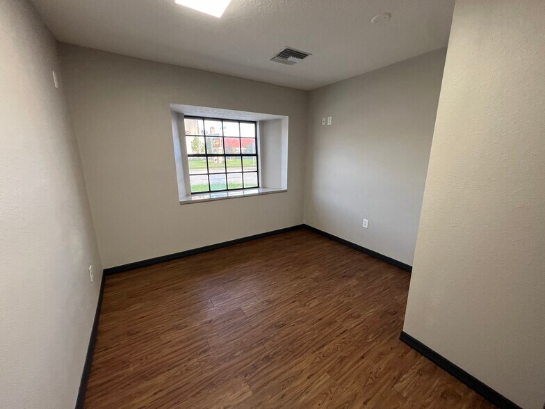 More Photos Of 512 S Dale Mabry Hwy, Tampa Office For Sale